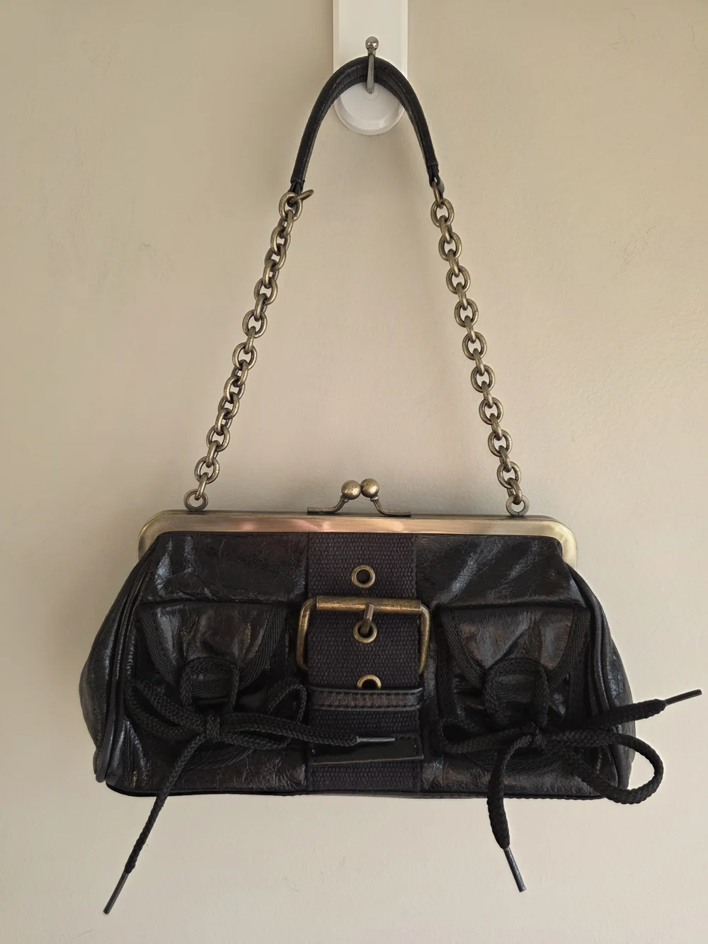 Vintage Cynthia Rowley Y2K Black Leather Kisslock Chain Purse Bag